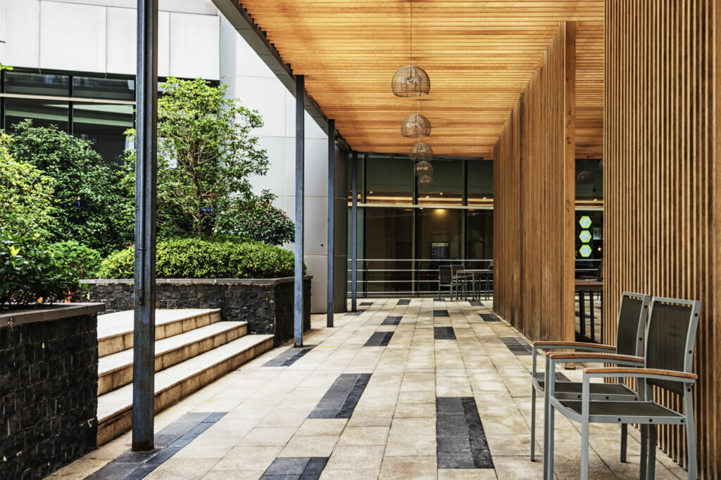 renovation-entree-exterieure-entreprise